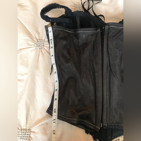 Catwalk Collection bustier/corset top in gunmetal and black w/crochet detailing - Picture 5 of 9